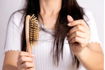 தலைமுடி உதிர்வுக்கு நிரந்தர தீர்வு! எளிய செலவில் வீட்டு வைத்தியம்