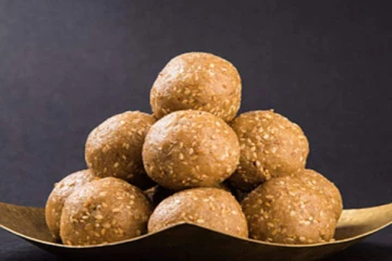 கொள்ளுப்பயறு லட்டு! இதை தினமும் ஒன்று சாப்பிட்டு வந்தால்  உடல் எடை சட்டென குறையும்! நீங்களும் செய்து பாருங்க