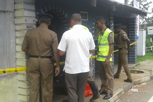 பேருந்து தரிப்பிடத்தில் அடையாளம் தெரியாத ஆண் சடலம் மீட்பு | Unidentified Male Body Recovered From Bus Stop