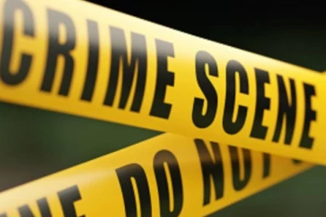 සියදිවි නසාගත් පුද්ගලයෙකුගේ සිරුරක් අසලින් ඔහුගේ දරු දෙදෙනාගේ ද සිරුරු හමු වූ ත්‍රිපුද්ගල මරණයක්.