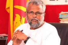 வடக்கு கிழக்கில் வெளியிடப்படும் அனைத்தும் தமிழில் இருக்க வேண்டும்! அமைச்சர் டக்ளஸ் வலியுறுத்தல்
