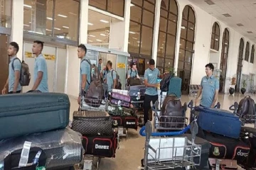 இலங்கையுடன் மோத கட்டுநாயக்காவில் தரையிறங்கியது பங்களாதேஷ் அணி