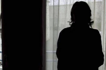 கே.பியின் சிறுவர் இல்ல பெண் நிர்வாகியின் சித்தரவதை:அலரி விதை சாப்பிட்ட சிறுமிகள்