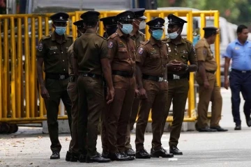 கிளிநொச்சியில் மர்ம நபர்களால் மேற்கொள்ளப்பட்ட கொள்ளை சம்பவம் (Photos)