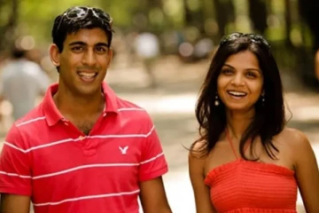 பிரித்தானிய நிதியமைச்சர் பதவியை ராஜினாமா செய்த ரிஷி யார்? மகாராணியை விட அதிக சொத்து கொண்ட அவர் மனைவி