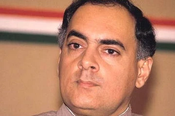 ராஜீவ் காந்தி கொலை வழக்கில் அதிரடித்திருப்பம்; 6 பேரும் விடுதலை!