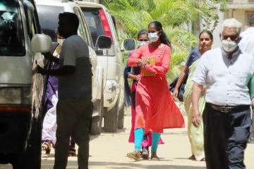 இரண்டு பெண்களின் காதல் விவகாரம்! நீதிமன்றம் பிறப்பித்த உத்தரவு (Photos)