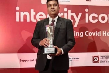 2020 நேர்மைக்கான விருதை பெற்ற சிவஸ்ரீ! குவியும் வாழ்த்துக்கள்