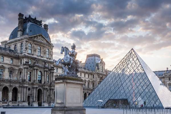 பாரிஸ் அருங்காட்சியக கொள்ளைக்கு இது தான் காரணமா? வெளியான அதிர்ச்சி தகவல்! | What The Reason For The Paris Museum Robbery பாரிஸ் அருங்காட்சியக கொள்ளைக்கு இது தான் காரணமா? வெளியான அதிர்ச்சி தகவல்! | What The Reason For The Paris Museum Robbery