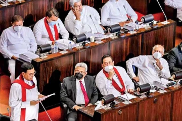 ராஜபக்ச குடும்பத்தினர் என்ன செய்யப்போகின்றனர்;  ஹர்சா கேள்வி!