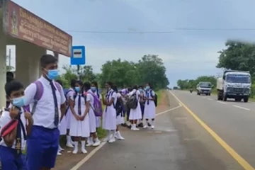 பாடசாலை செல்லமுடியாது தவிக்கும் மாணவர்கள் (VIDEO)