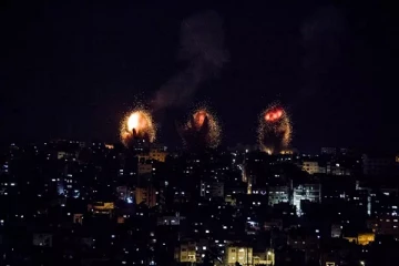 ஏவுகணை தாக்குதல் நடத்திய சிரியா; குண்டு வீசி பதிலடி கொடுத்த இஸ்ரேல்!