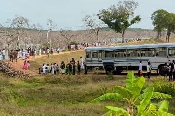 படையெடுக்கும் தென்னிலங்கை மக்கள்; பரபரப்பில் குருந்தூர் மலை!