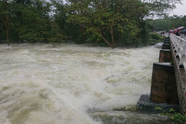 வெள்ள அபாய எச்சரிக்கை! முல்லைத்தீவு மாவட்ட மக்களுக்கு முக்கிய அறிவுறுத்தல் | Flood Warning For Lower Areas Of Ponds