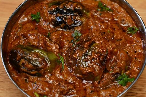 பார்த்தாலே பசி எடுக்கும் எண்ணெய் கத்ரிக்காய் குழம்பு! | Ennai Kathirikai Kulambu Recipe