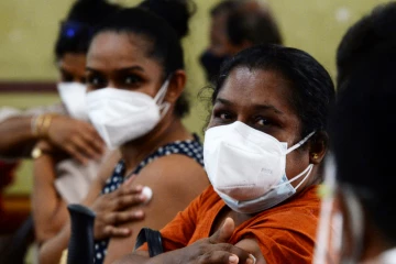 ආයෙත් පෝලිමට මුහුණු ආවරණ දාන්න ලෑස්ති වෙන්න - ලංකාවෙන් මෙනින්ජයිටිස් රෝගීන් 100 පනී - ලොක්ඩවුන් වැටීමේ අවදානමක්?