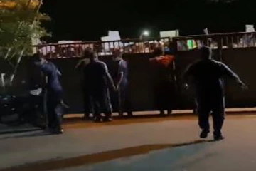 நாடாளுமன்ற உறுப்பினர்களின் மாதிவெல வீடுகள் சுற்றிவளைப்பு!  (Video)