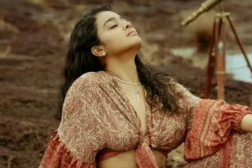 விக்ரம் பட நடிகை காயத்ரி ஷங்கரா இது.. வைரலாகும் போட்டோஷூட் ஸ்டில்கள்