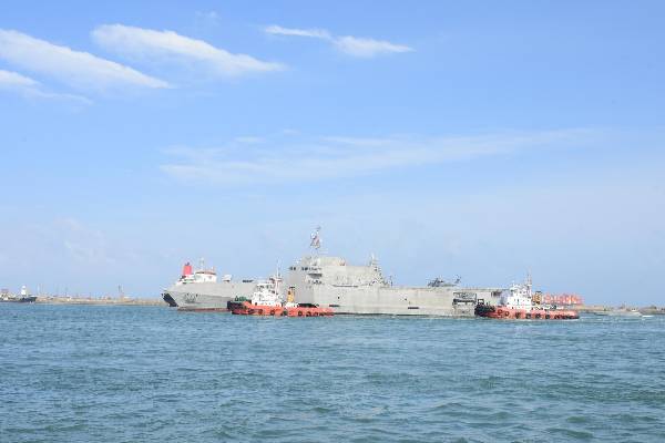 கொழும்புத் துறைமுகத்தில் அமெரிக்காவின் போர்க்கப்பல் | Us Warship In Colombo Port