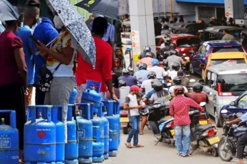 எரிவாயு, எரிபொருள் பிரச்சினை: அதிகாரிகளுக்கு விடுக்கப்பட்டுள்ள அதிரடி உத்தரவு!