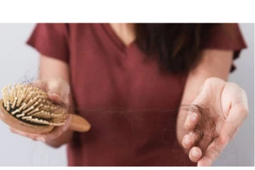 முடி உதிர்வை குறைந்து வேகமாக வளர வேண்டுமா? இதை மட்டும் குடிச்சு வாங்க நல்ல ரிசல்ட் தெரியும்