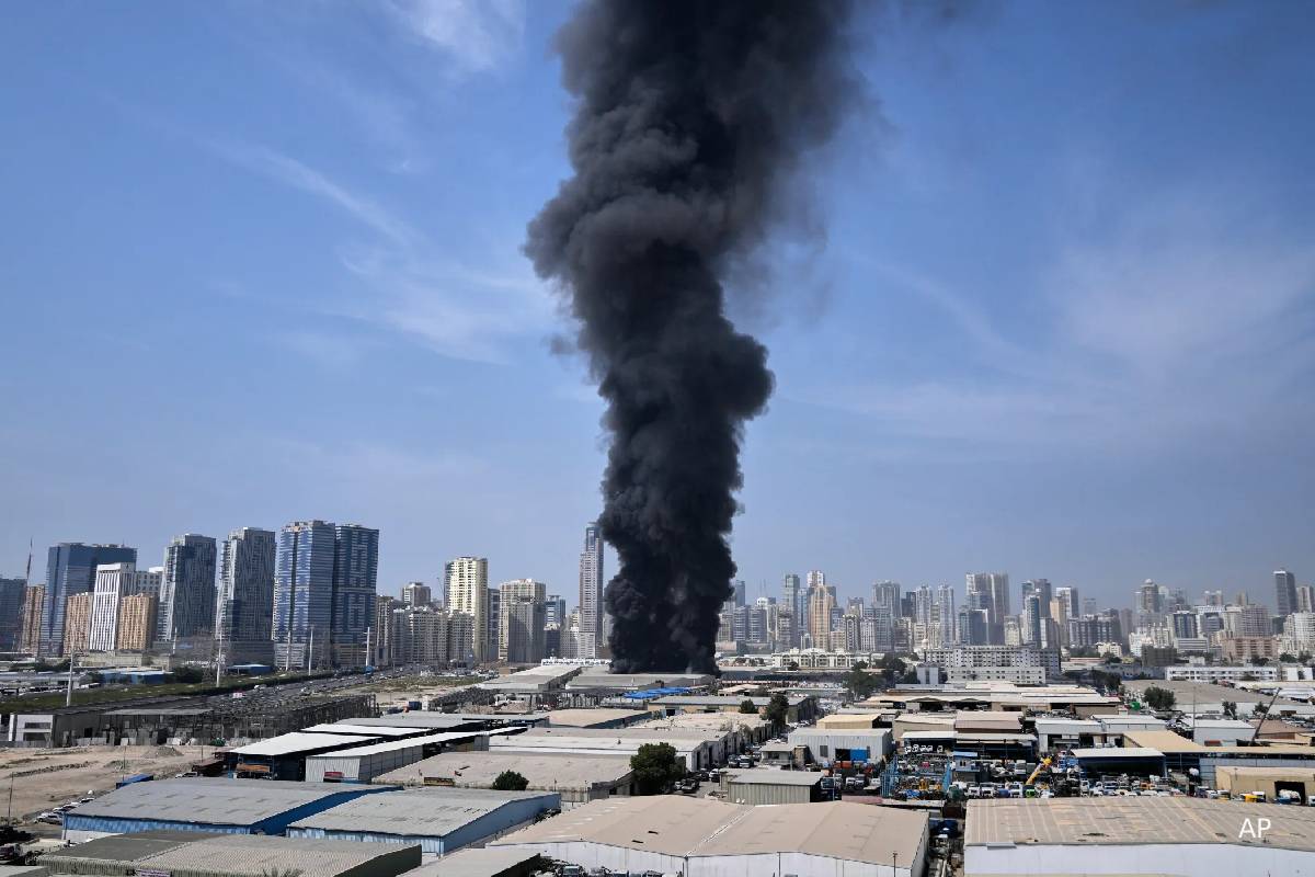 ஈரானின் ட்ரோன் தாக்குதல்... ஐக்கிய அமீரகத்தில் கைதாகியுள்ள 70 பிரித்தானியர்கள் | Emirates War 70 Britons Arrested