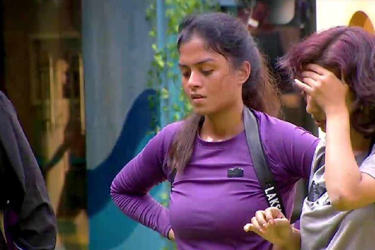 பிக்பாஸ் 10 வீட்டில் இருந்து வெளியேறிய லட்சுமி ப்ரியா - இன்ஸ்டா ஸ்டோரியில் போட்ட பதிவு வைரல்! | Bb 10 Lakshmi Priya Post After Evicted Viral பிக்பாஸ் 10 வீட்டில் இருந்து வெளியேறிய லட்சுமி ப்ரியா - இன்ஸ்டா ஸ்டோரியில் போட்ட பதிவு வைரல்! | Bb 10 Lakshmi Priya Post After Evicted Viral