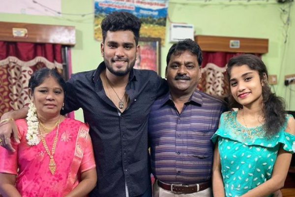 சூப்பர் சிங்கர் சாம் விஷாலின் குடும்பத்தை பார்த்துள்ளீர்களா.. அழகிய புகைப்படம் | Sam Vishal Family