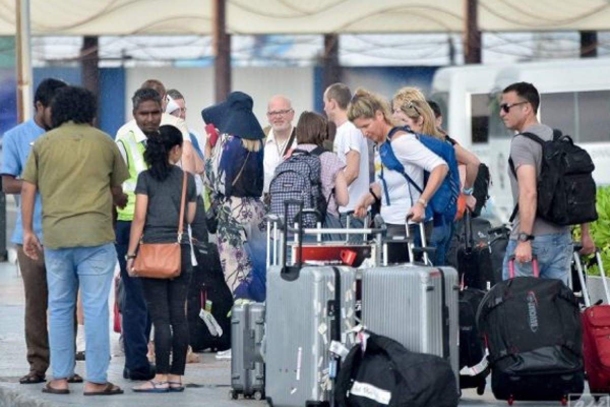 இந்தியா,ரஷ்யாவிலிருந்து வந்து குவியும் சுற்றுலா பயணிகள் | Tourists Flocking From India And Russia இந்தியா,ரஷ்யாவிலிருந்து வந்து குவியும் சுற்றுலா பயணிகள் | Tourists Flocking From India And Russia