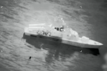 තත්ත්වය නරකයි - බුද්ධි තොරතුරු අනුව ප්‍රහාරය - ඉරාන නෞකා 16ක් විනාශයි [VIDEO]