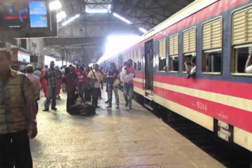 හෙට මධ්‍යම රාත්‍රියේ සිට දුම්රිය ගාස්තු ඉහළ යන අයුරු - නව දුම්රිය ගාස්තු මෙන්න