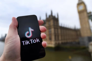 டிக்டொக் செயலியை தொடர்பில் இங்கிலாந்தை விமர்ச்சித்த சீன தூதுவர்!