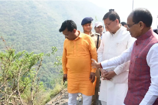 ஒட்டுமொத்த ஊரே மண்ணில் புதையும் அபாயம்; அசாதாரண மாற்றம் - அல்லாடும் மக்கள் | Joshimath City Condition