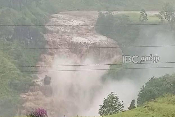 தானாக திறந்துக்கொண்ட மேல் கொத்மலை நீர்த்தேக்க வான்கதவுகள்! பெரும் பாதிப்புக்குள்ளான மலையக பகுதிகள் | Severe Flood Risk Sri Lanka Current Weather