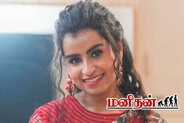 நீச்சல் குளத்தில் கணவருடன் சாகசம் செய்த சிவாங்கி அம்மா.. பார்த்தவுடன் ஷேர் செய்யும் நெட்டிசன்கள் | Cwc Sivaangi Mother Swimming Pool Singing Video