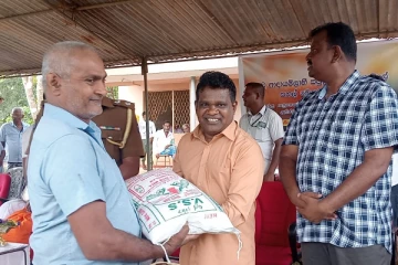 வவுனியாவில் ஜனாதிபதியின் ஆலோசனை படி இடம்பெற்ற அரிசி விநியோகம்