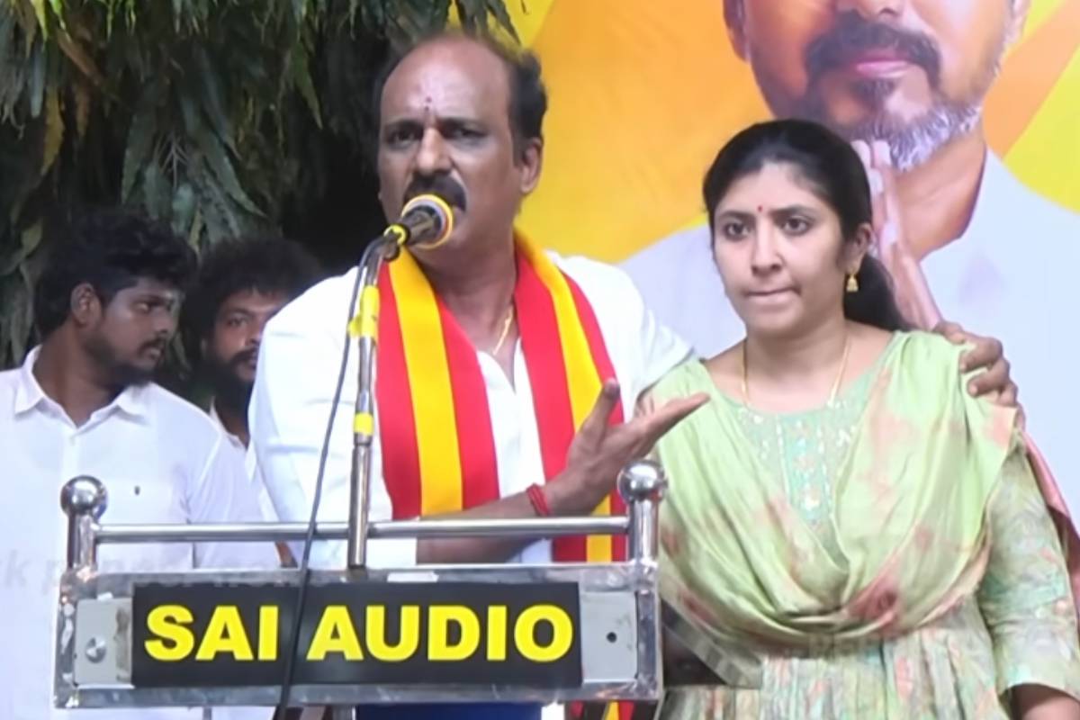 மேடையில் பெண்ணின் வாயை பொத்திய தவெக வேட்பாளர்!! விமர்சித்த ப்ளூசட்டையை வெளுத்த ரசிகர்கள்.. | Blue Sattai Maran Trolls Thuraimugam Tvk Candidate