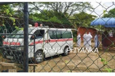පොළේ වෙළදාම් කටයුතු සිදුකරමින් සිටියදී කොරෝනා රෝගියෙකු හමුවෙයි...දැඩි අවධානම් තත්ත්වයක්.