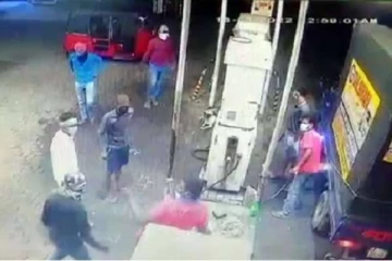 இன்று காலை பரபரப்பு; கத்தி முனையில் எரிபொருள் நிரப்பு நிலையத்தில் கொள்ளை