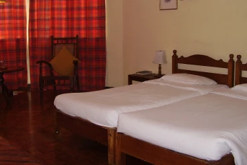 யாழ்ப்பாணத்தில் விடுதியொன்றில் தங்கியிருந்த 3 யுவதிகள்.!