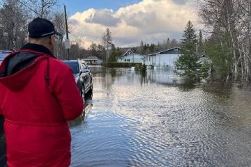கனடாவில் வெள்ளத்தில் சிக்கியவர்களுக்கு உதவிய படையினருக்கு நேர்ந்த விபரீதம்