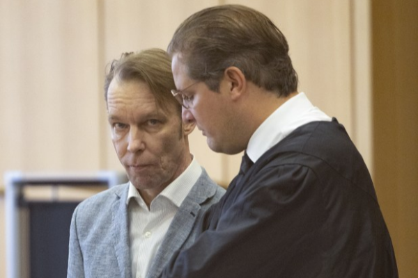 ஜேர்மன் குற்றவாளிக்கு உதவும் இரண்டு பெண்கள்: விடாமல் தொடரும் அதிகாரிகள் | Two Female Helps To Germany Christian Brueckner ஜேர்மன் குற்றவாளிக்கு உதவும் இரண்டு பெண்கள்: விடாமல் தொடரும் அதிகாரிகள் | Two Female Helps To Germany Christian Brueckner