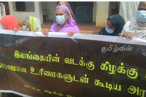 முல்லைத்தீவில் திட்டமிடப்பட்ட மீள்குடியேற்றம் இன்னும் நடைமுறைப்படுத்தப்படவில்லை: மக்கள் குற்றச்சாட்டு! (Photos) | Mullaitivi Still Not Implemented People Allege