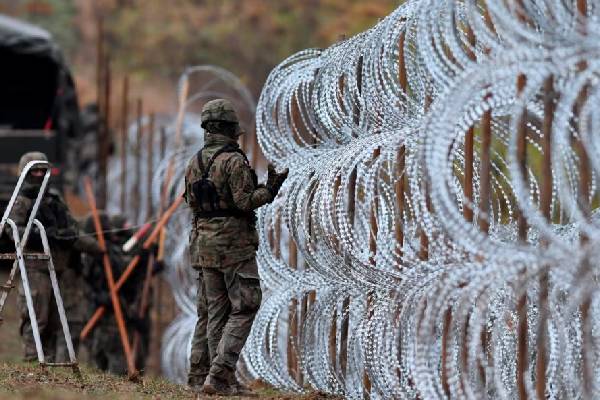 ரஷ்யாவால் அச்சுறுத்தல்... நாடொன்றின் எல்லையை வலுப்படுத்த படைகளை அனுப்பும் ஜேர்மனி | Send Soldiers To Poland Border ரஷ்யாவால் அச்சுறுத்தல்... நாடொன்றின் எல்லையை வலுப்படுத்த படைகளை அனுப்பும் ஜேர்மனி | Send Soldiers To Poland Border