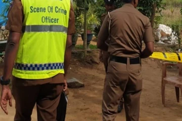 வீட்டில் மனைவியுடன் தகாத உறவில் இருந்த கள்ளக்காதலன்... கணவன் எடுத்த அதிரடி முடிவு!