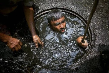 மனிதர்களை பயன்படுத்தி மனித கழுவுகளை நீக்கினால் சிறை தண்டனை - ஆட்சியர் எச்சரிக்கை!