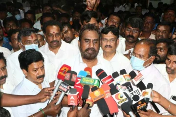 எந்த பொருளையும் லஞ்ச ஒழிப்பு போலீசார் கைப்பற்றவில்லை: எஸ்.பி.வேலுமணி