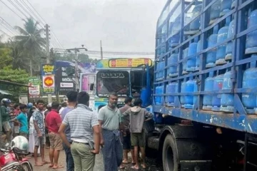 கொழும்பு-கண்டி பிரதான வீதியில் இடம்பெற்ற கோர விபத்து