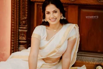 அய்யனார் துணை சீரியல் நாயகி மதுமிதா!! ஓணம் கொண்டாடிய புகைப்படங்கள்..