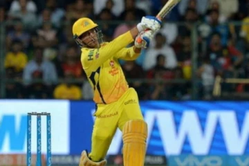 தொடரும் மும்பை அணியில் தோல்வி - கலக்கிய பினிஷர் தோனி : கொண்டாட்டத்தில் ரசிகர்கள்